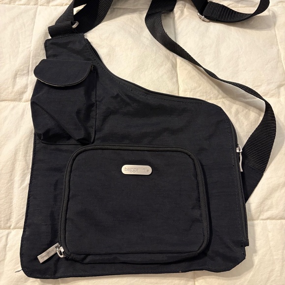 Baggalini never used - Picture 1 of 5